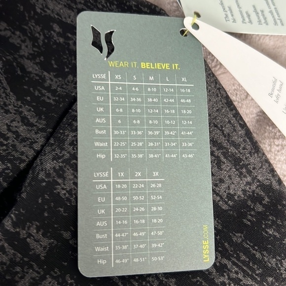 Hi Waisted Fashion leggings black & grey print Lysse XS. 29’ inseam. - Picture 8 of 9